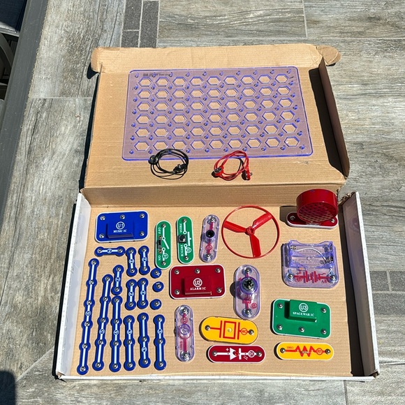 ⚡️Snap Circuits Jr. - Picture 2 of 3